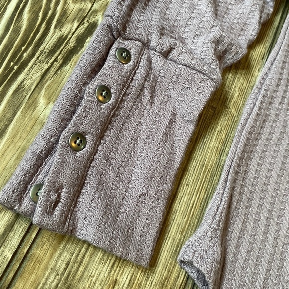 Chaser‎ weave knit long sleeve small stretch button wrist detail - Picture 2 of 5